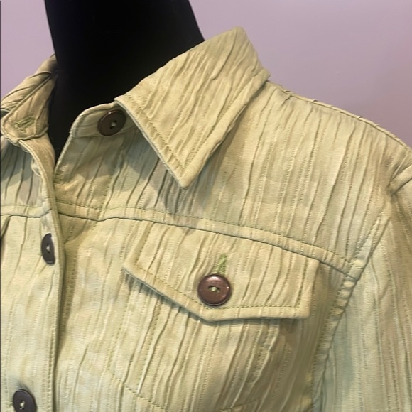 Women's kiwi Green Jacket like new button front - Picture 2 of 2